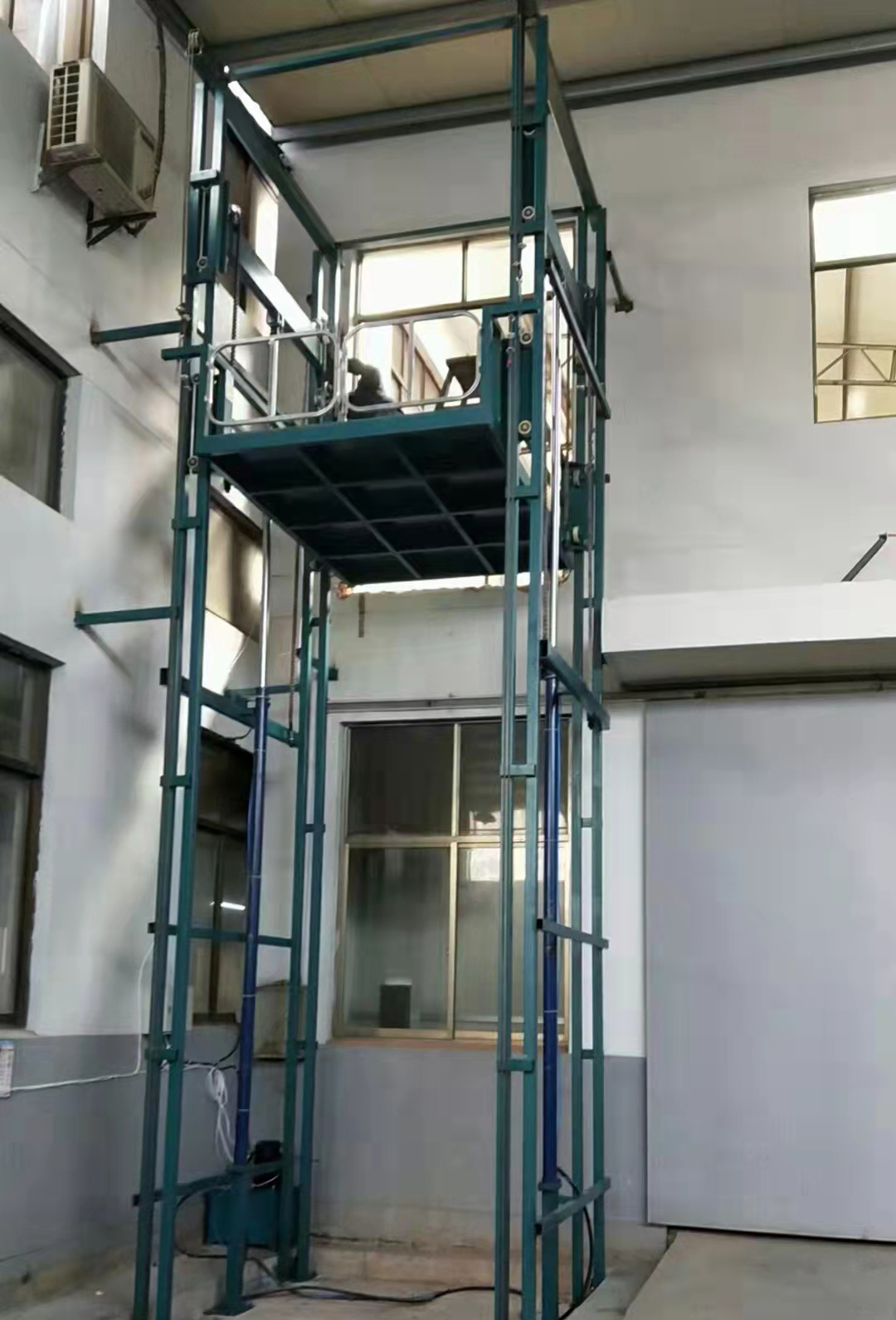液压货梯